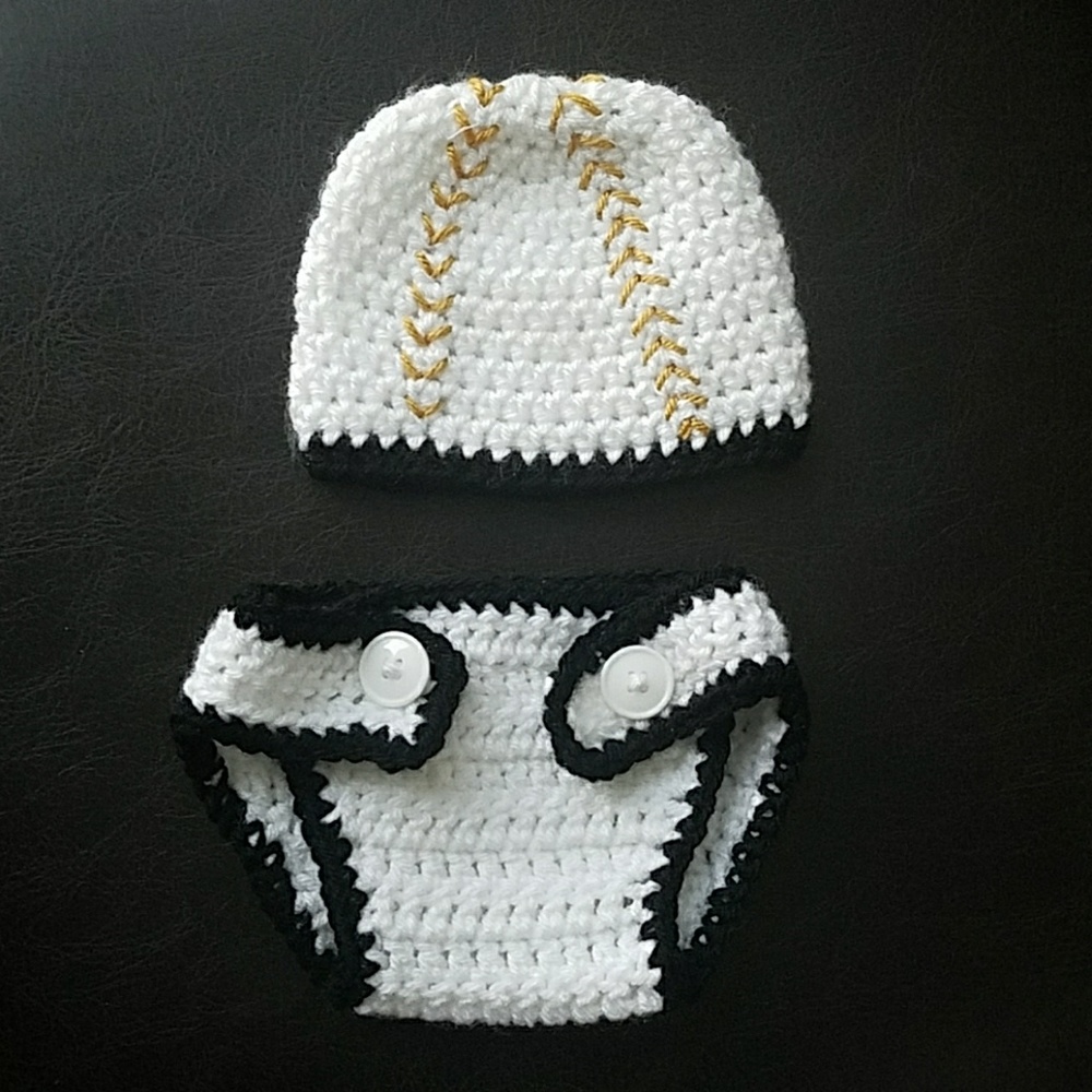 Newborn crochet hat and diaper cover